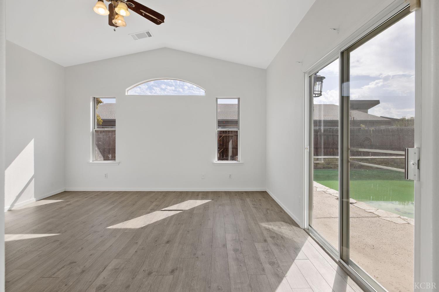 762 Holly Ave, Lemoore, CA 93245