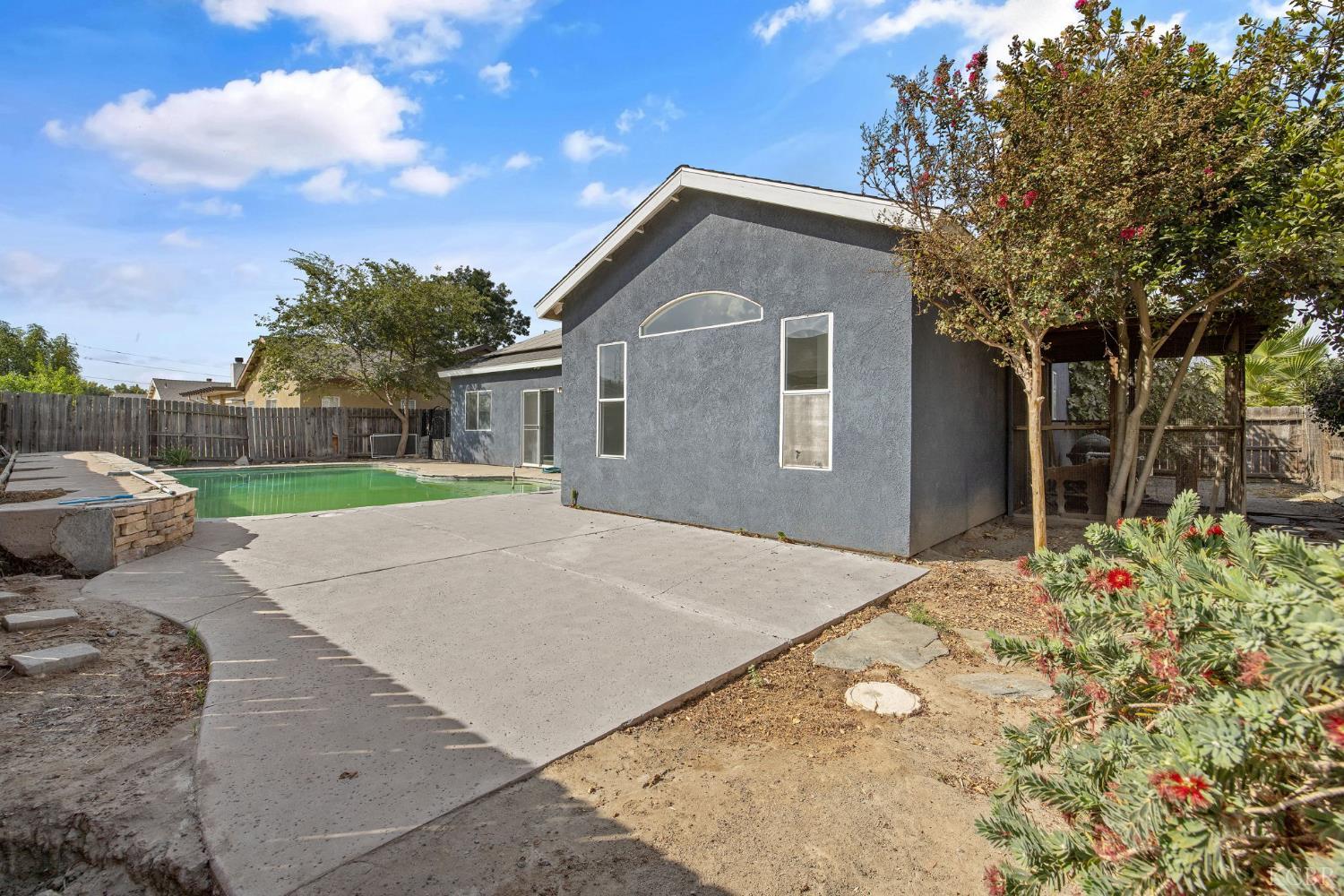 762 Holly Ave, Lemoore, CA 93245