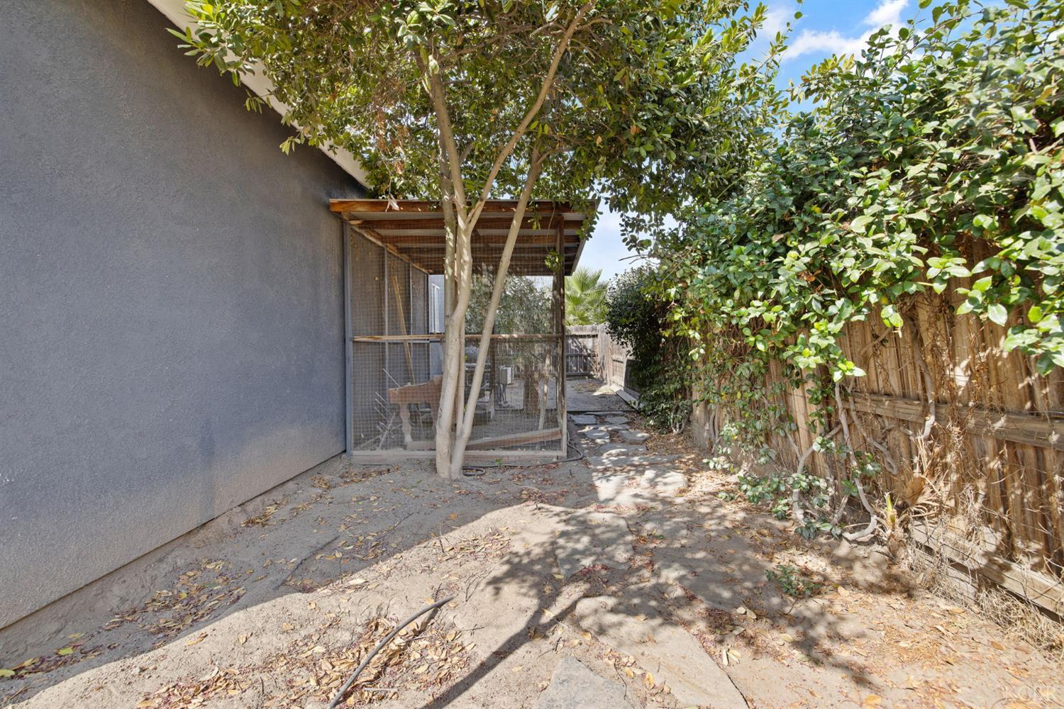762 Holly Ave, Lemoore, CA 93245