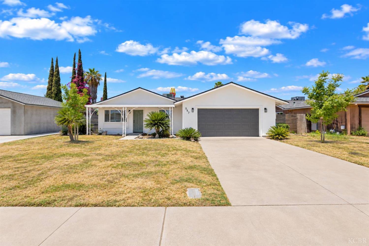 587 Sunset St, Kingsburg, CA 93631