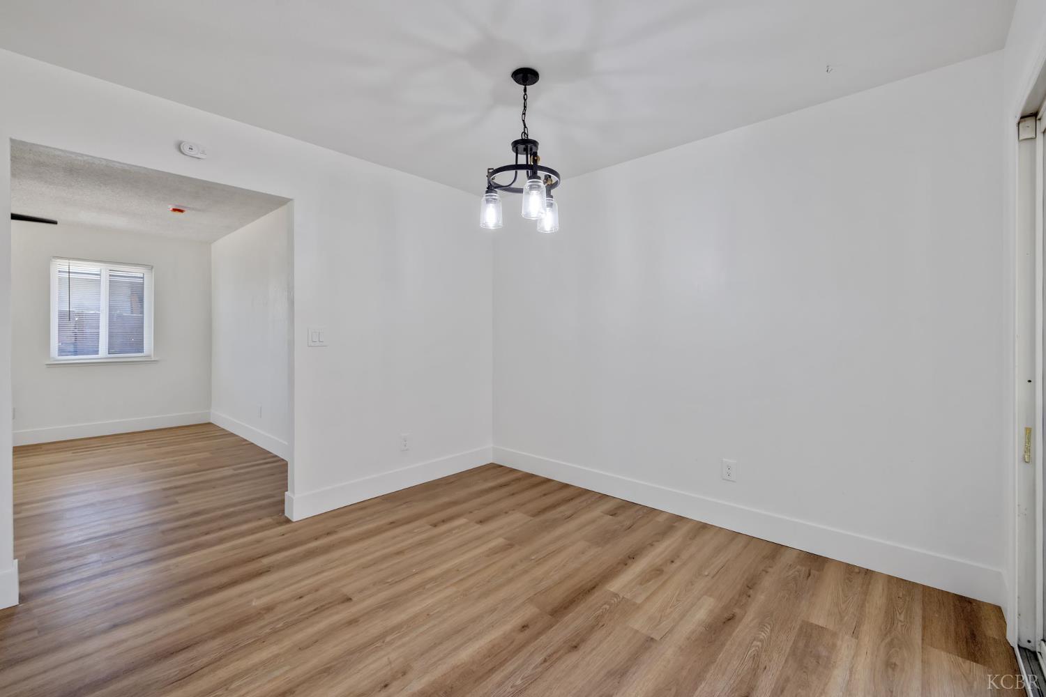 587 Sunset St, Kingsburg, CA 93631