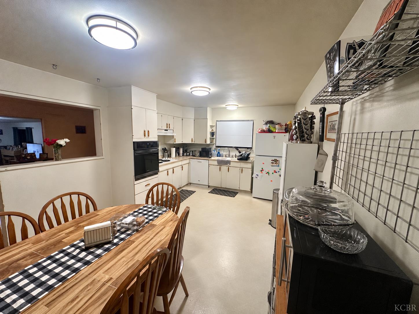 2201 Philip Ave, Corcoran, CA 93212
