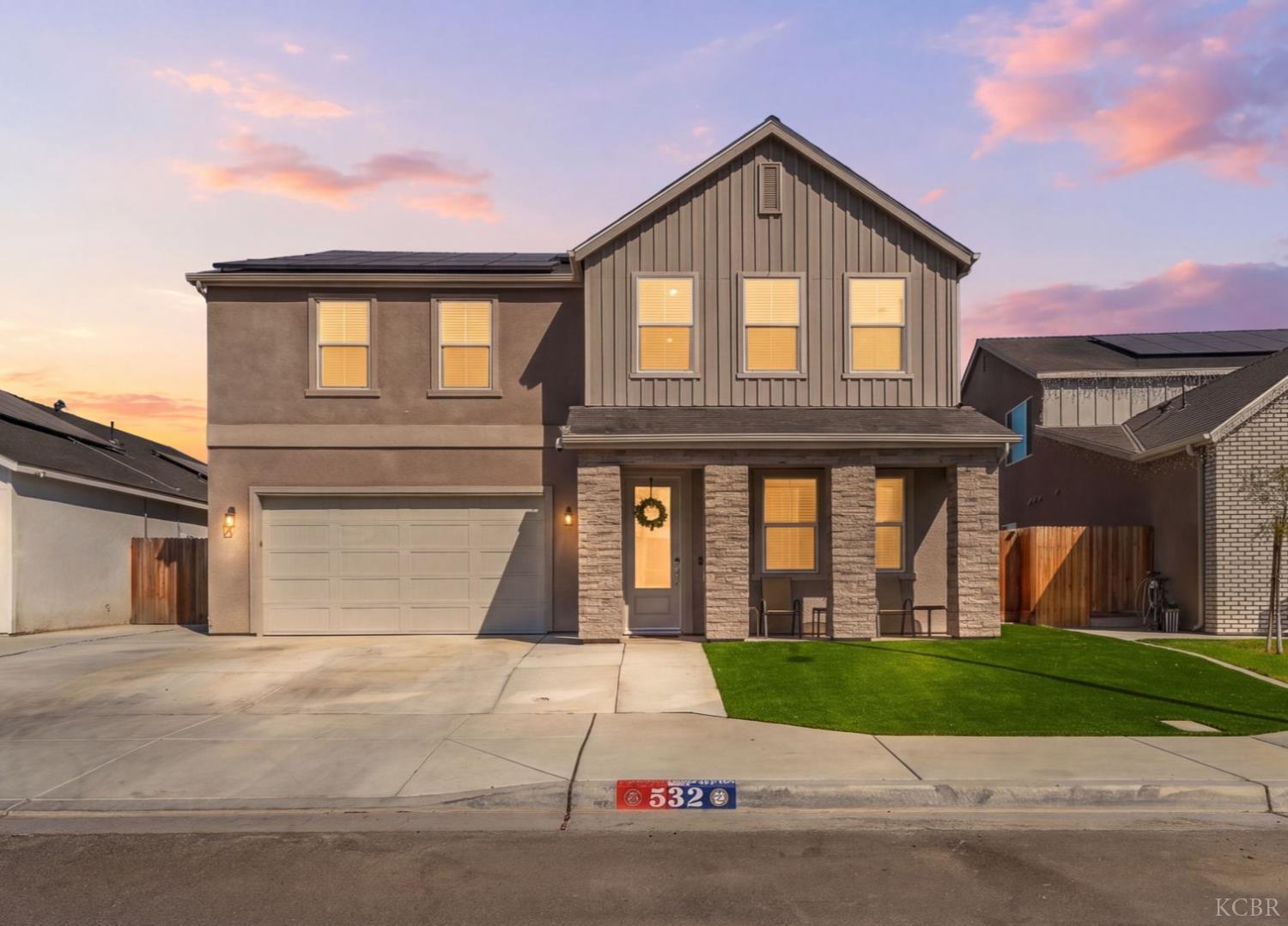 532 Vanderbilt Dr, Lemoore, CA 93245