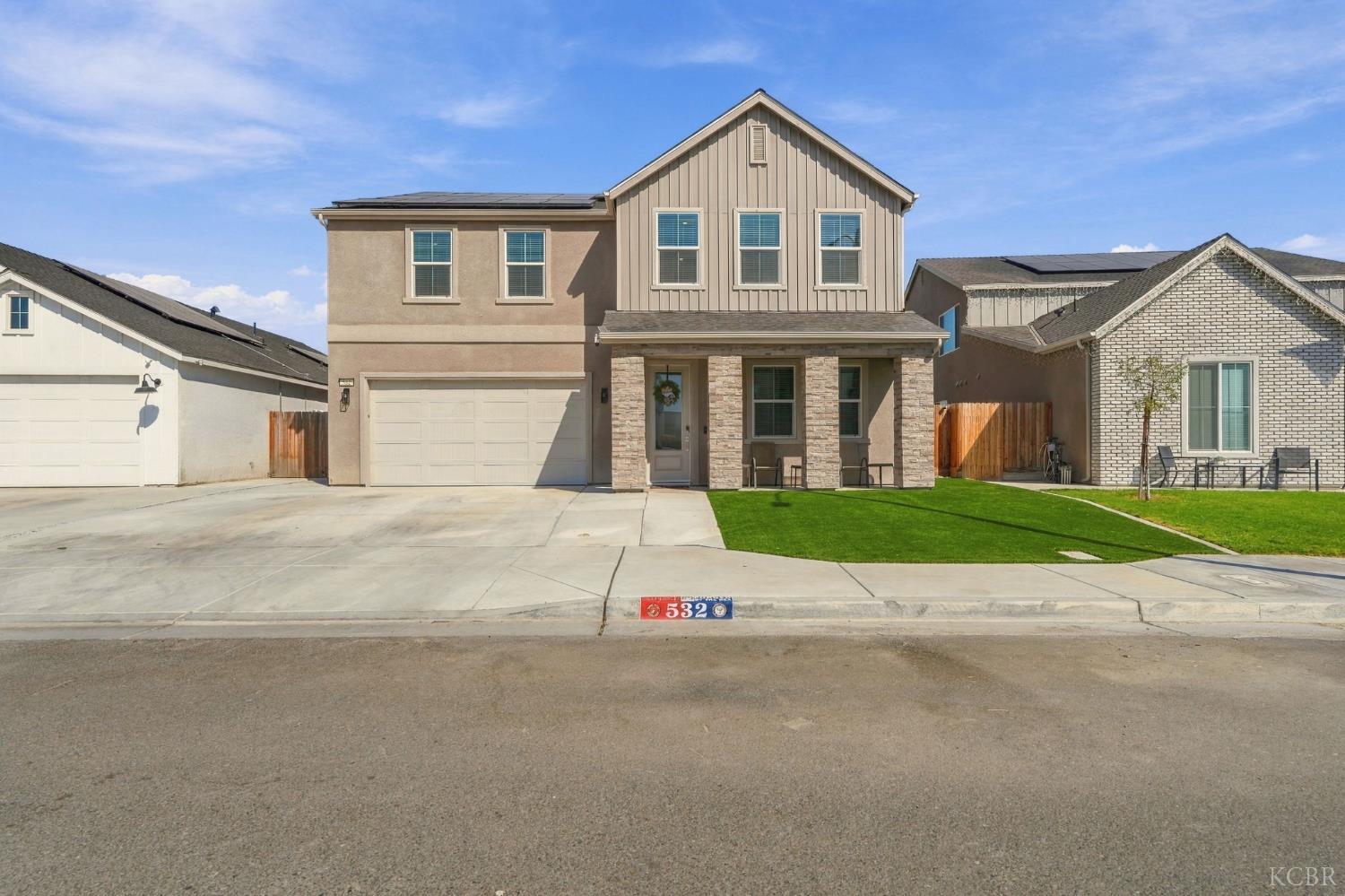 532 Vanderbilt Dr, Lemoore, CA 93245