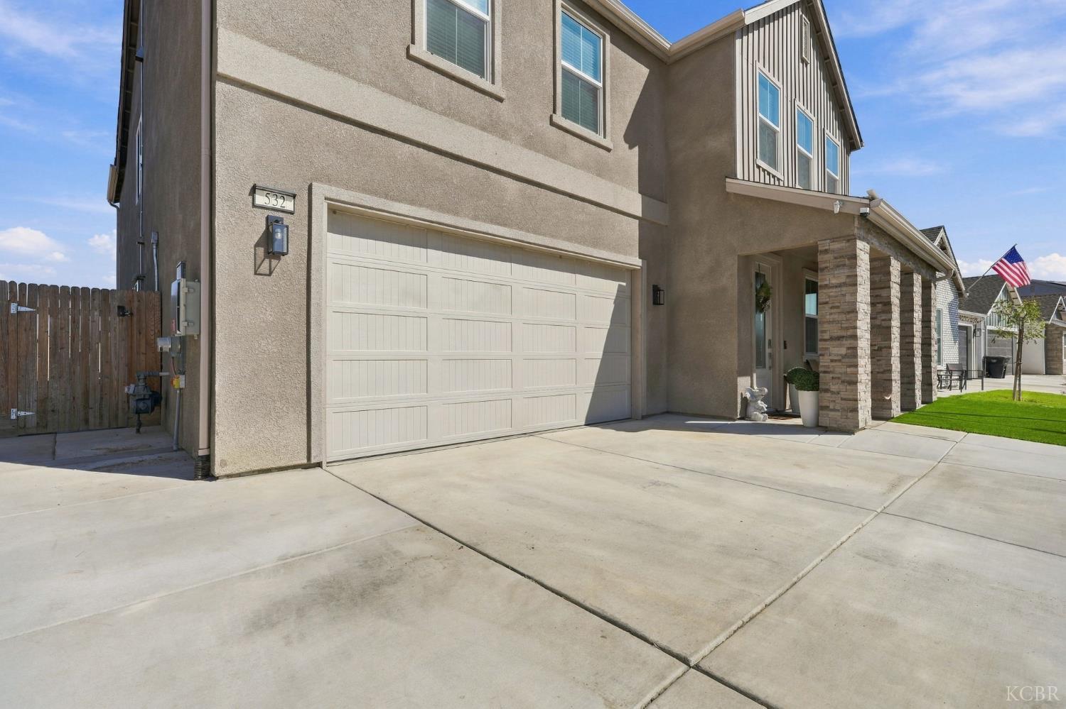 532 Vanderbilt Dr, Lemoore, CA 93245