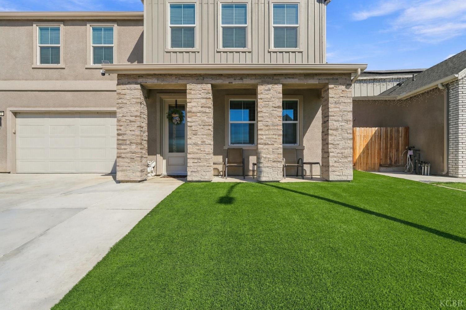 532 Vanderbilt Dr, Lemoore, CA 93245