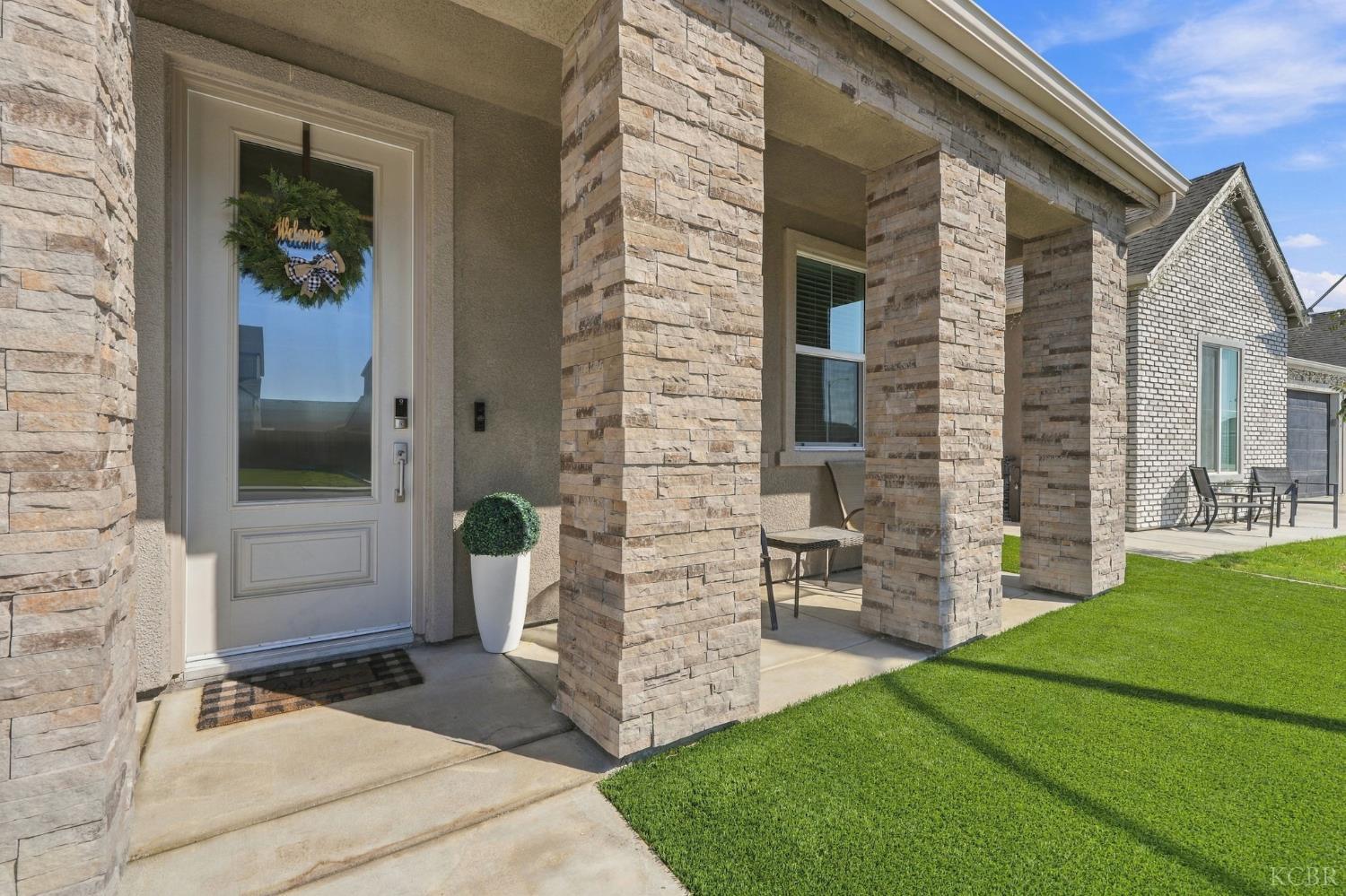 532 Vanderbilt Dr, Lemoore, CA 93245