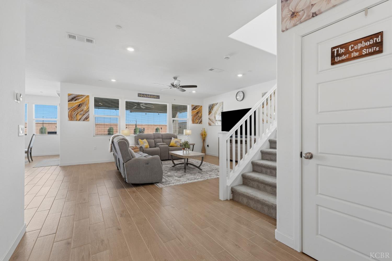 532 Vanderbilt Dr, Lemoore, CA 93245