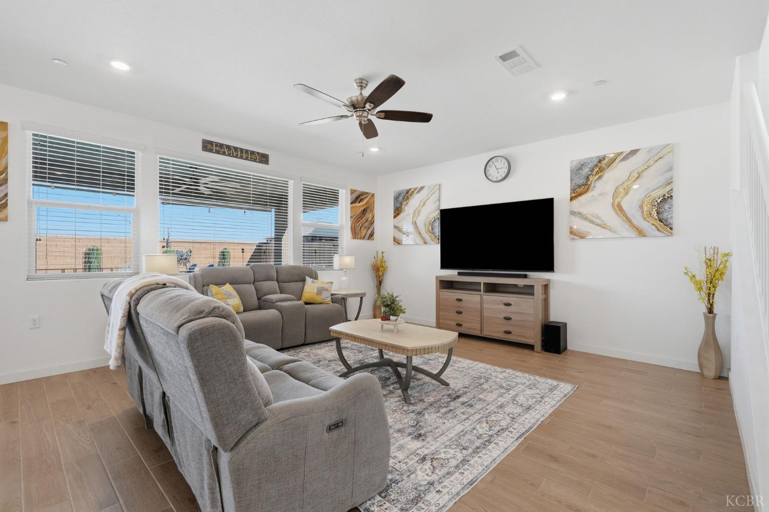 532 Vanderbilt Dr, Lemoore, CA 93245