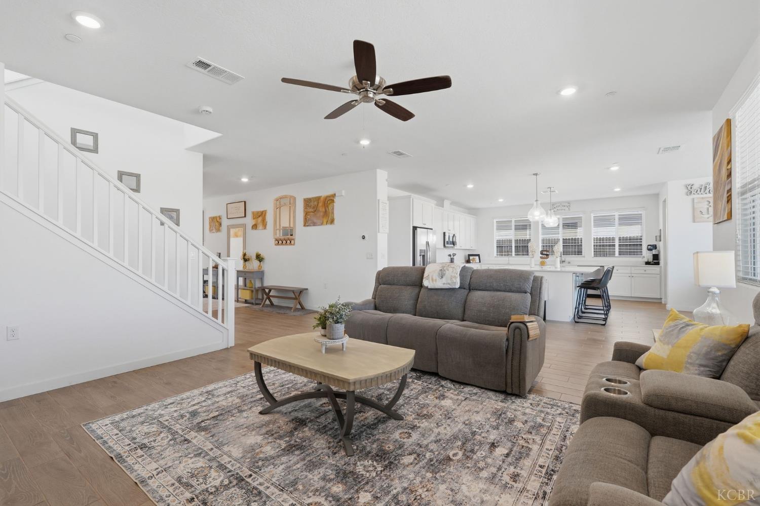 532 Vanderbilt Dr, Lemoore, CA 93245