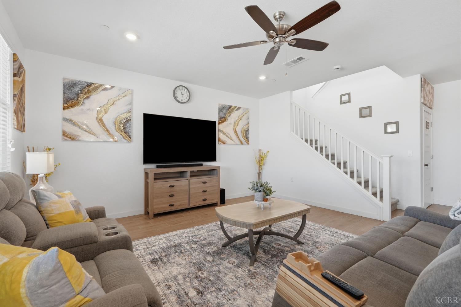 532 Vanderbilt Dr, Lemoore, CA 93245