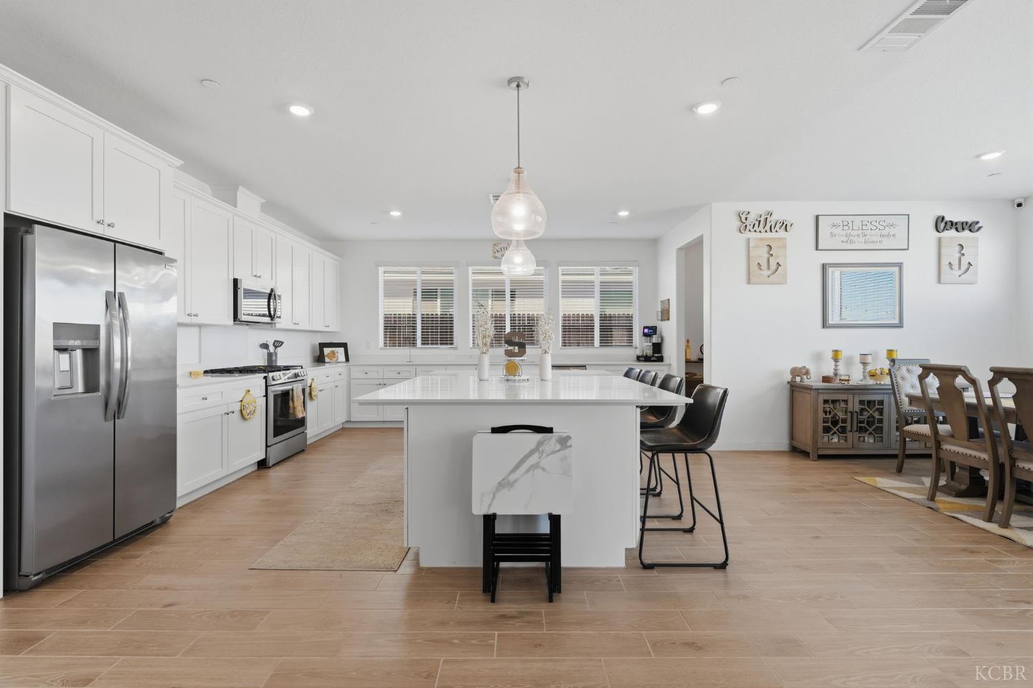532 Vanderbilt Dr, Lemoore, CA 93245