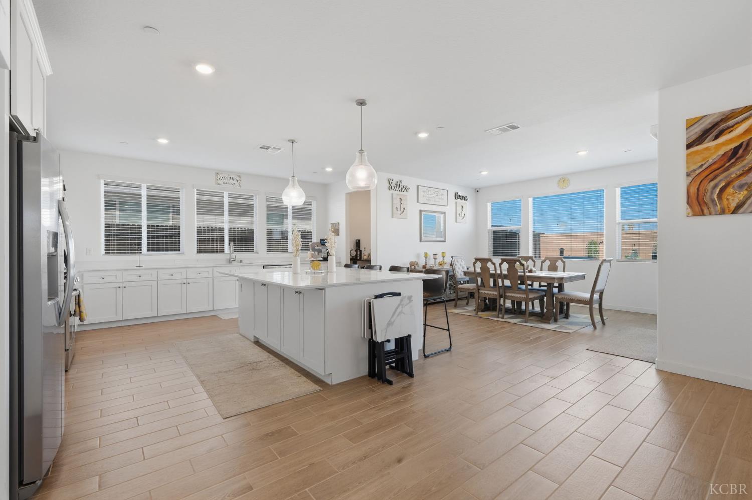 532 Vanderbilt Dr, Lemoore, CA 93245