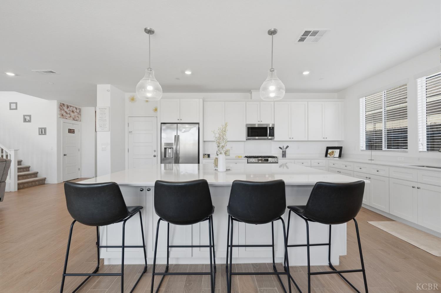 532 Vanderbilt Dr, Lemoore, CA 93245