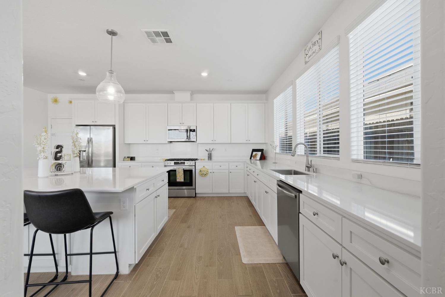 532 Vanderbilt Dr, Lemoore, CA 93245