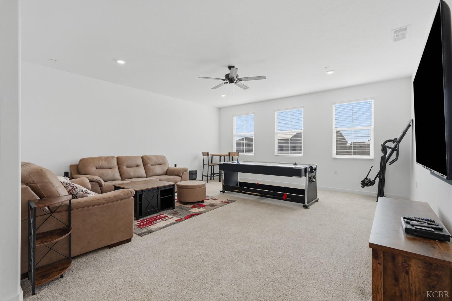 532 Vanderbilt Dr, Lemoore, CA 93245