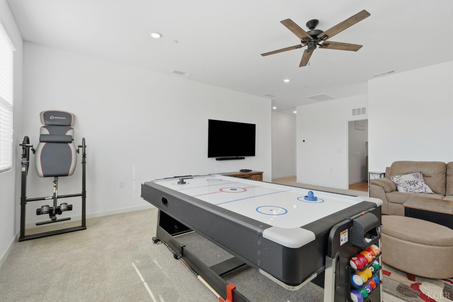 532 Vanderbilt Dr, Lemoore, CA 93245