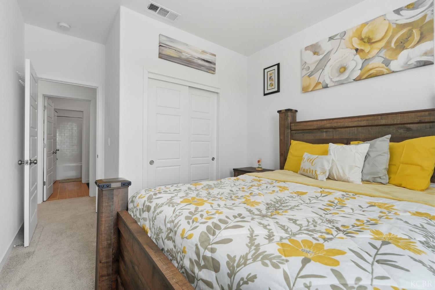 532 Vanderbilt Dr, Lemoore, CA 93245