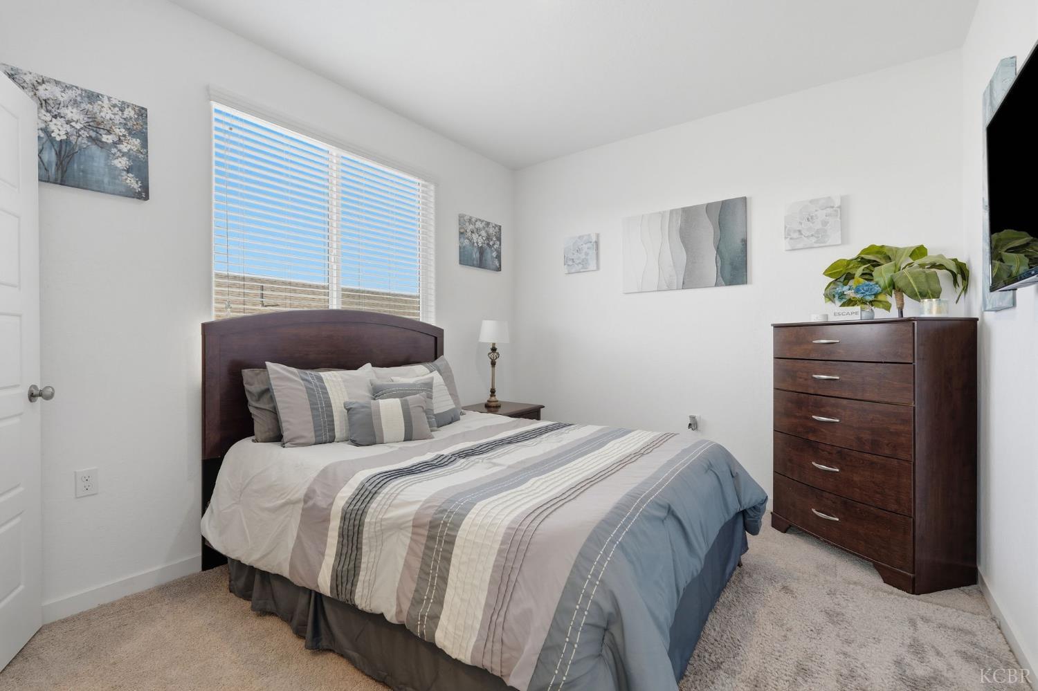 532 Vanderbilt Dr, Lemoore, CA 93245
