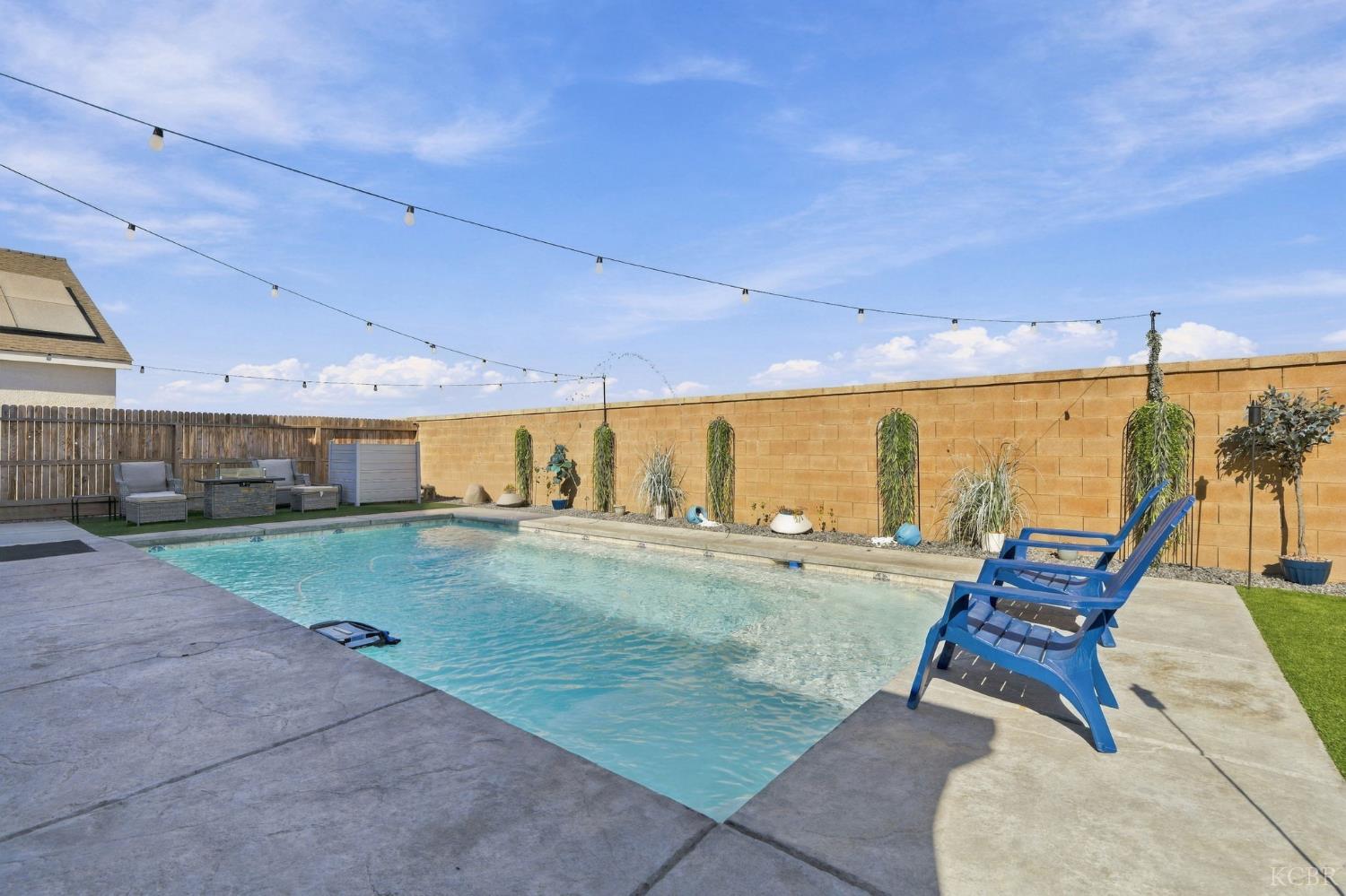 532 Vanderbilt Dr, Lemoore, CA 93245