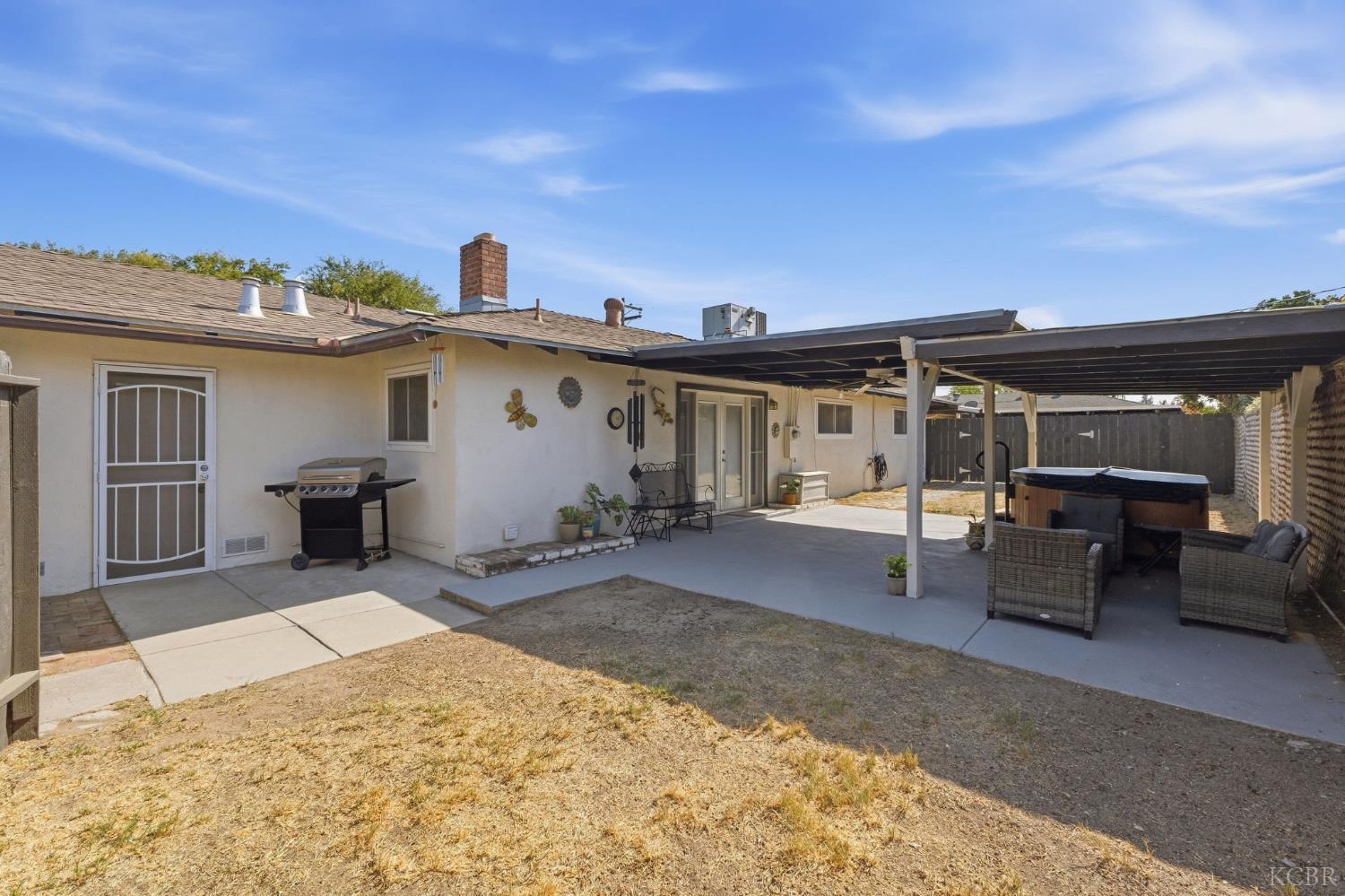 3985 N Tollhouse Rd, Fresno, CA 93726