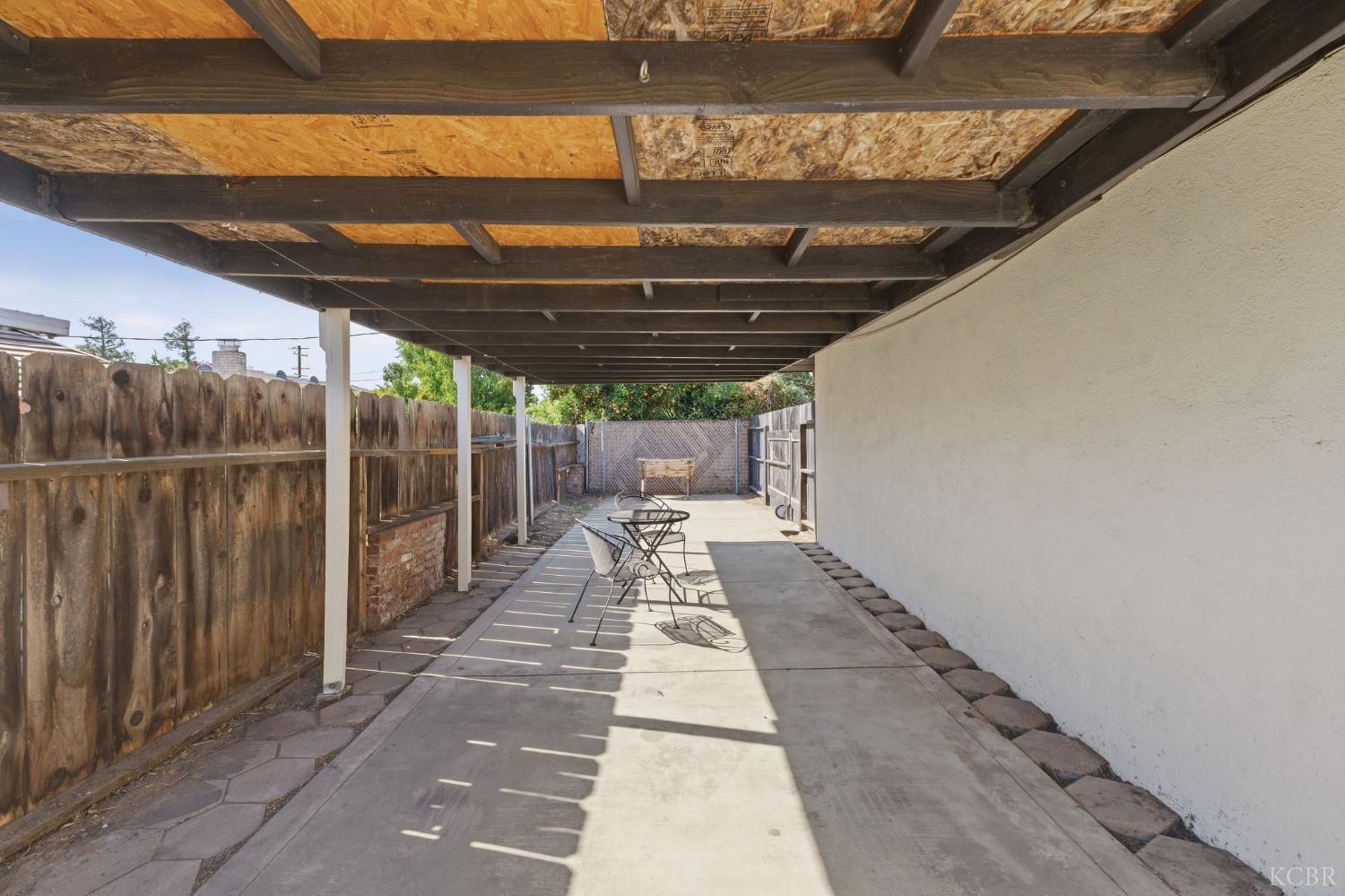3985 N Tollhouse Rd, Fresno, CA 93726