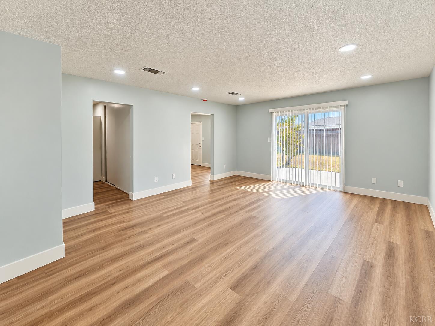 1565 Lark St, Hanford, CA 93230