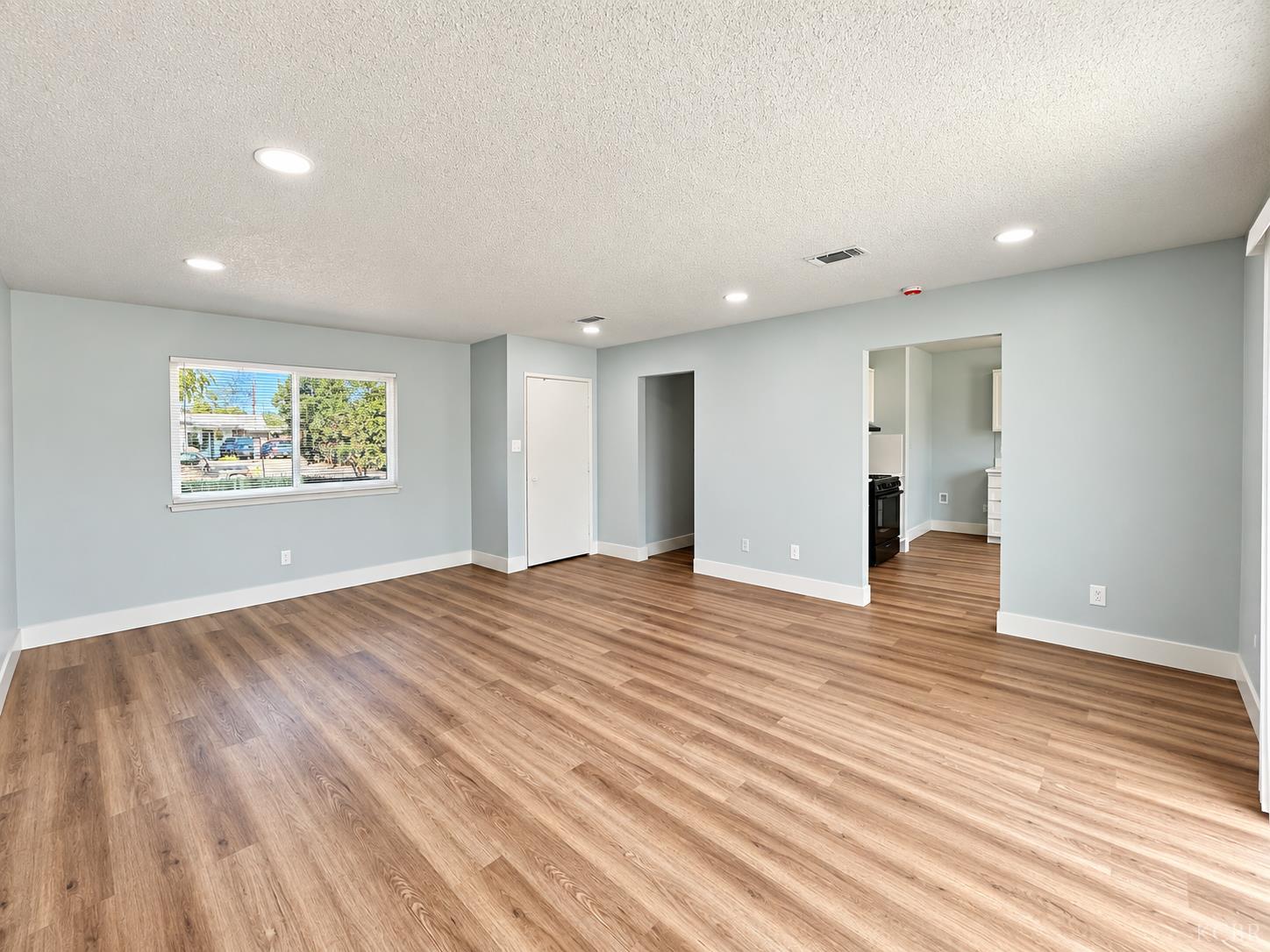 1565 Lark St, Hanford, CA 93230