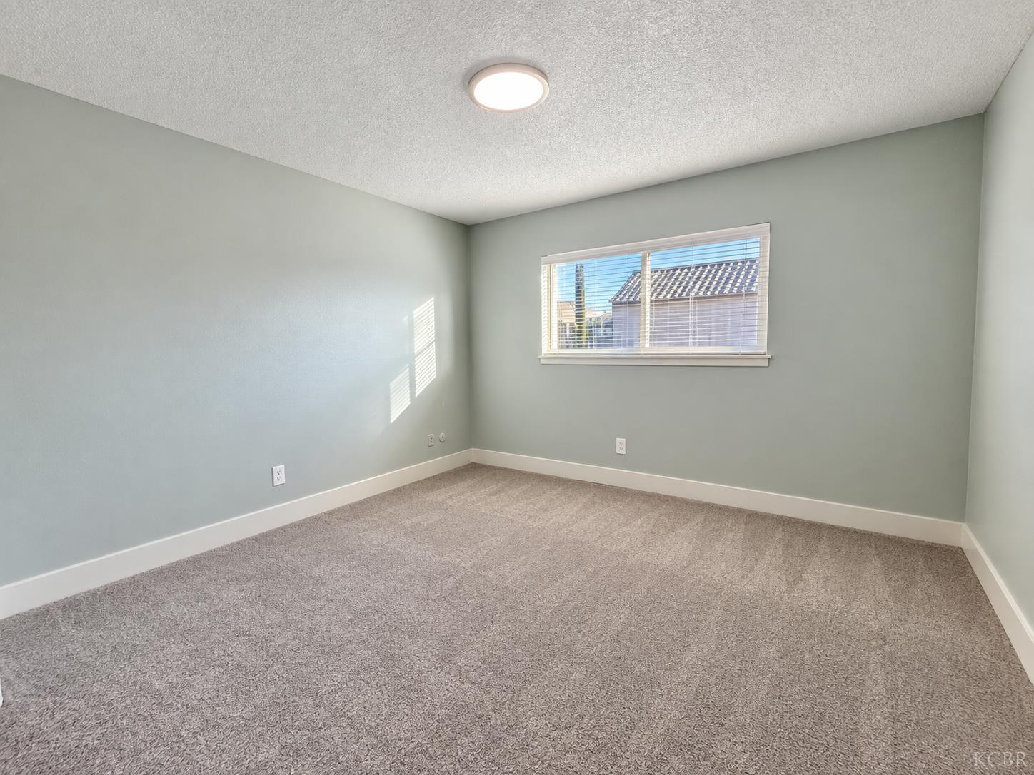1565 Lark St, Hanford, CA 93230