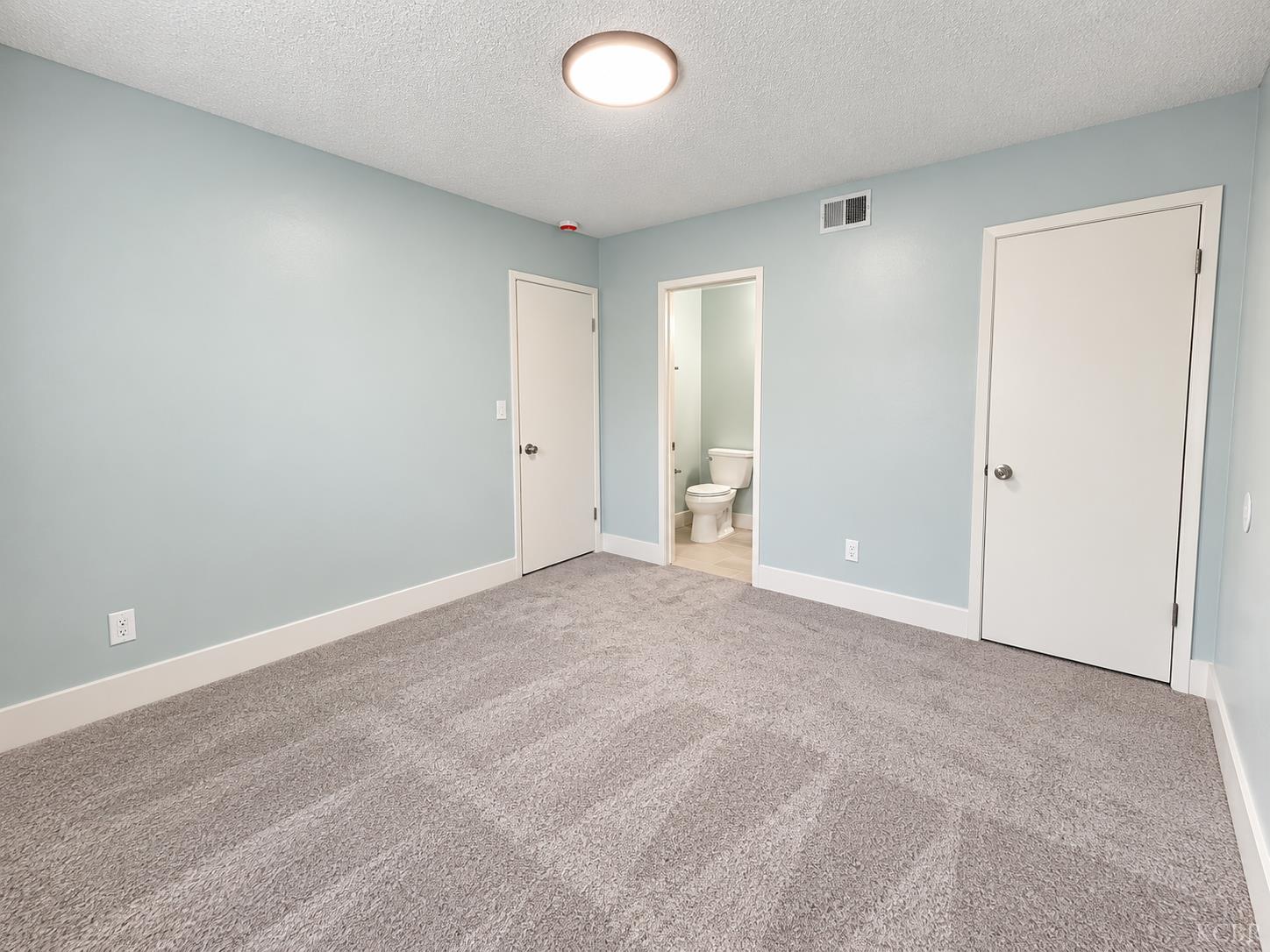 1565 Lark St, Hanford, CA 93230