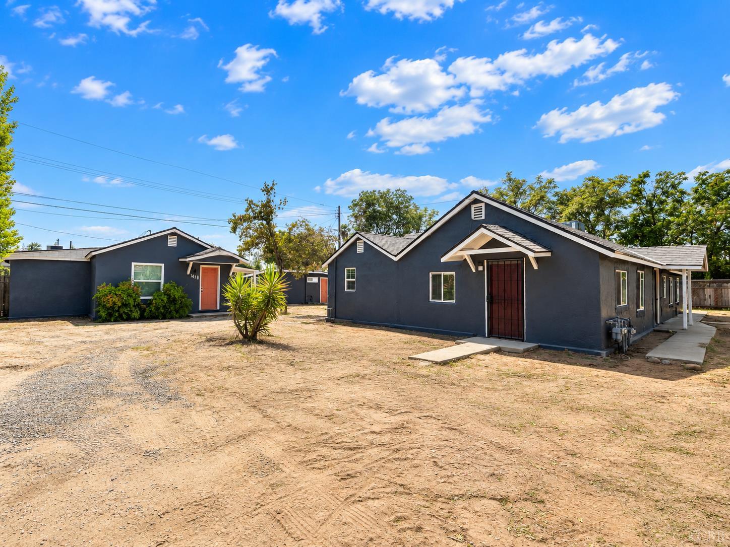141 W Ashlan Ave, Fresno, CA 93705