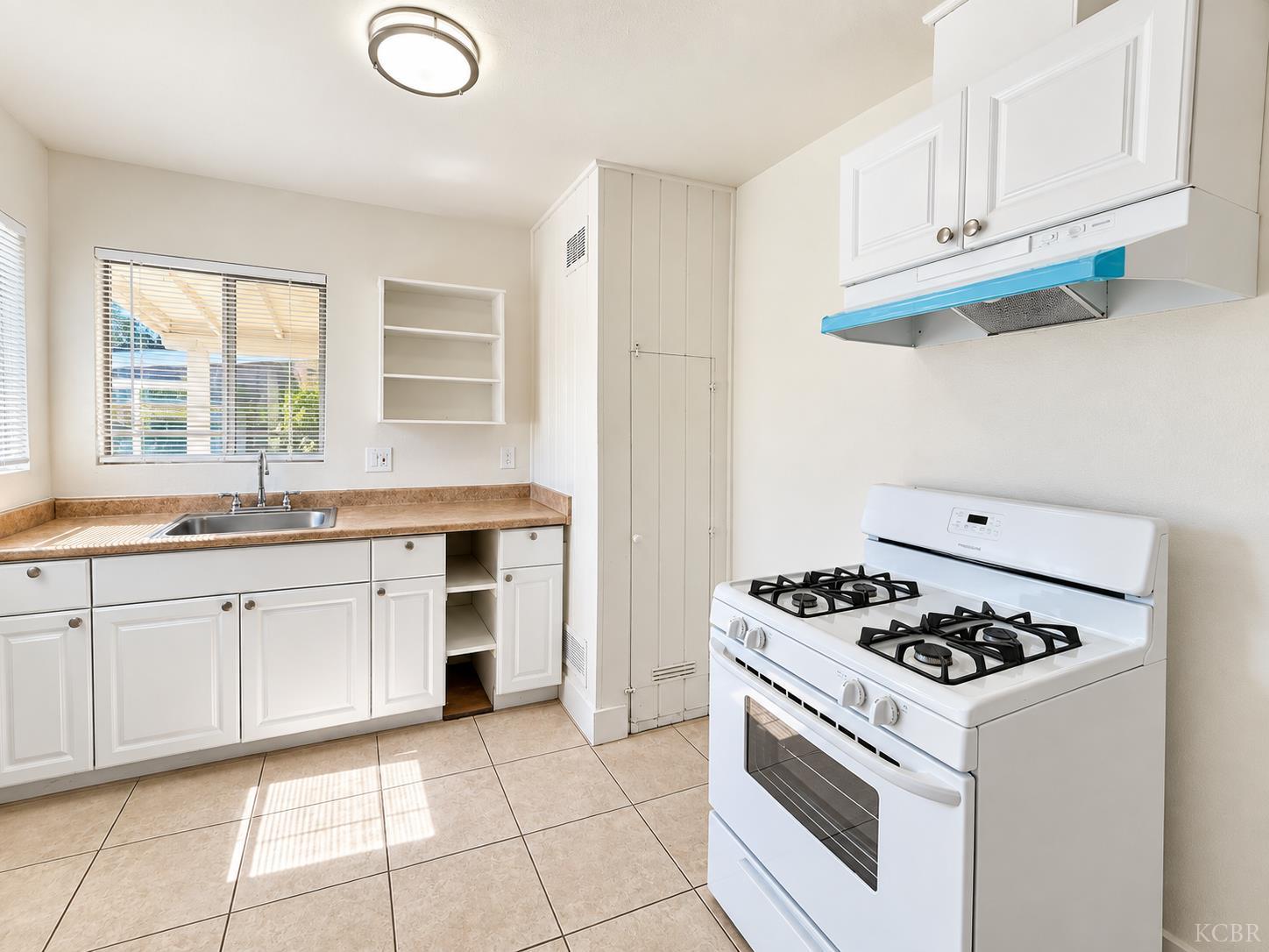141 W Ashlan Ave, Fresno, CA 93705