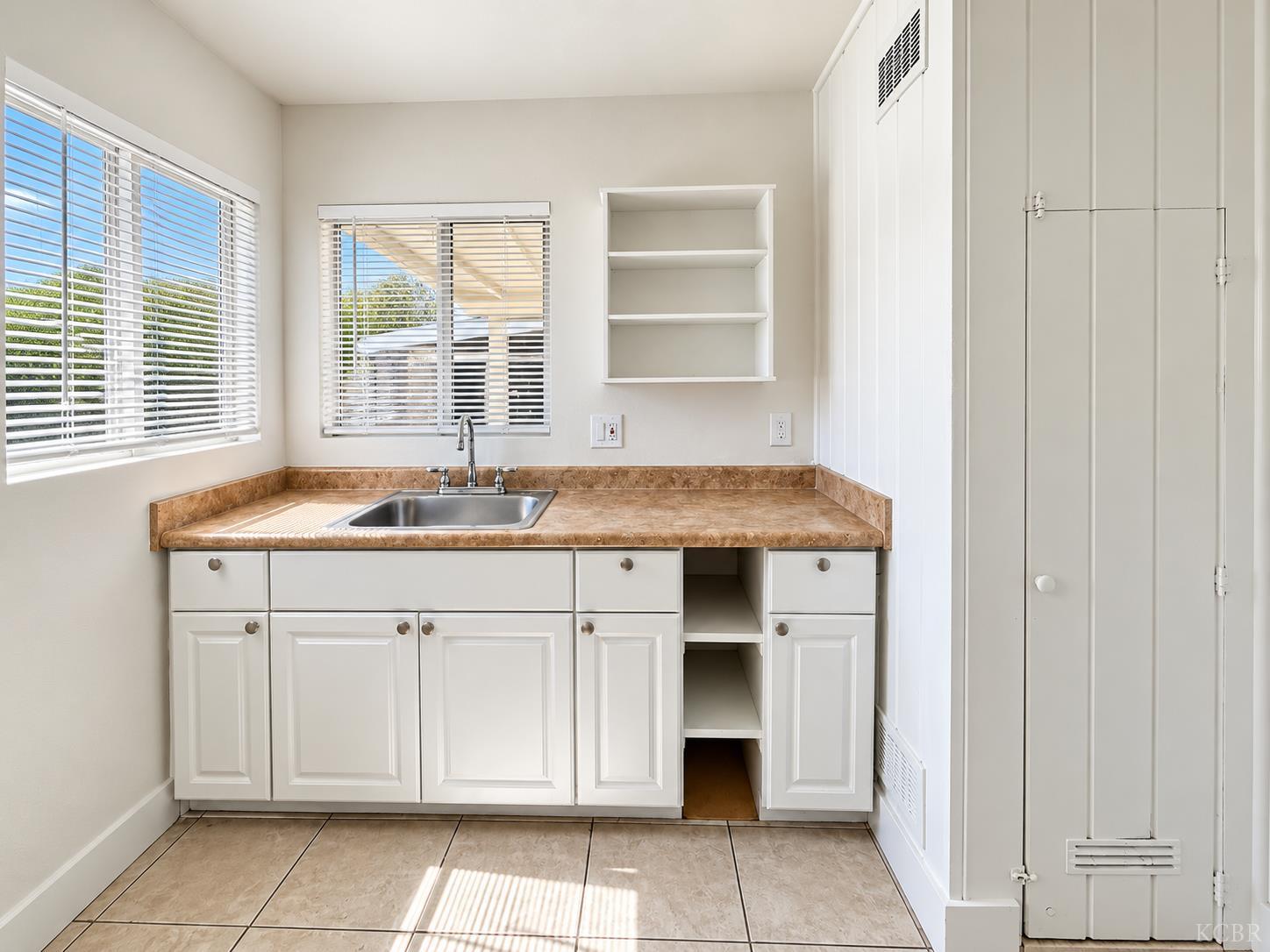 141 W Ashlan Ave, Fresno, CA 93705