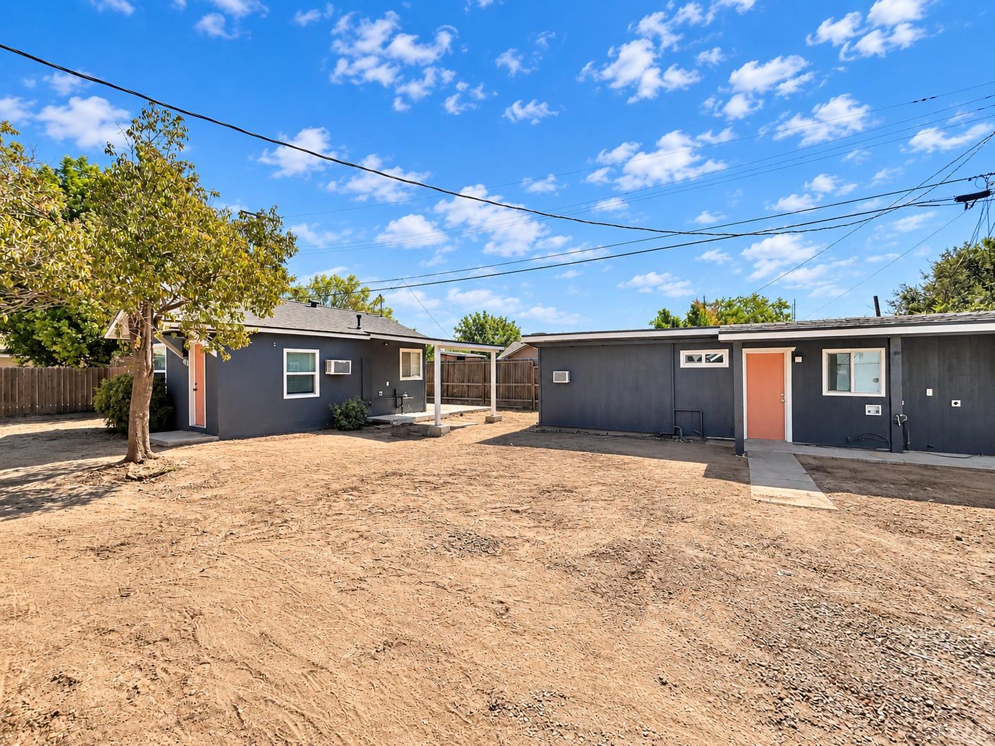 141 W Ashlan Ave, Fresno, CA 93705