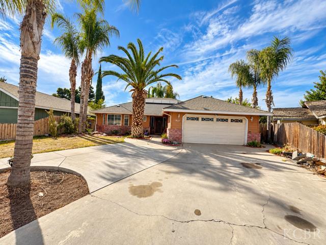 1621 N Maple St E, Visalia, CA 93292