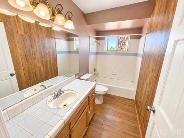 1621 N Maple St E, Visalia, CA 93292