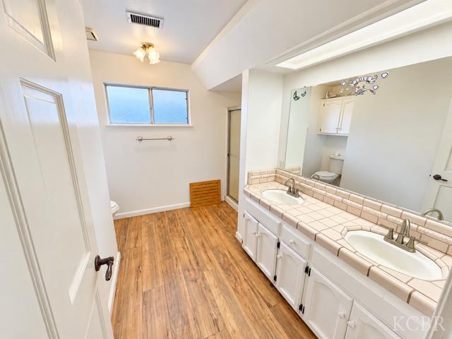 1621 N Maple St E, Visalia, CA 93292