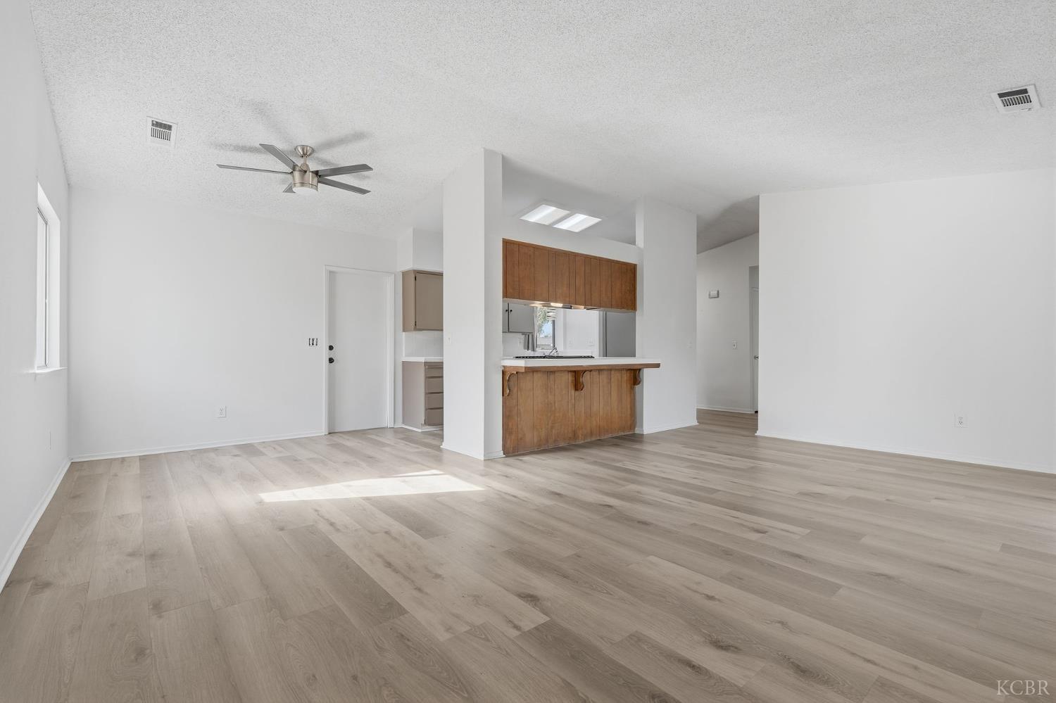778 Lakewood Dr, Hanford, CA 93230