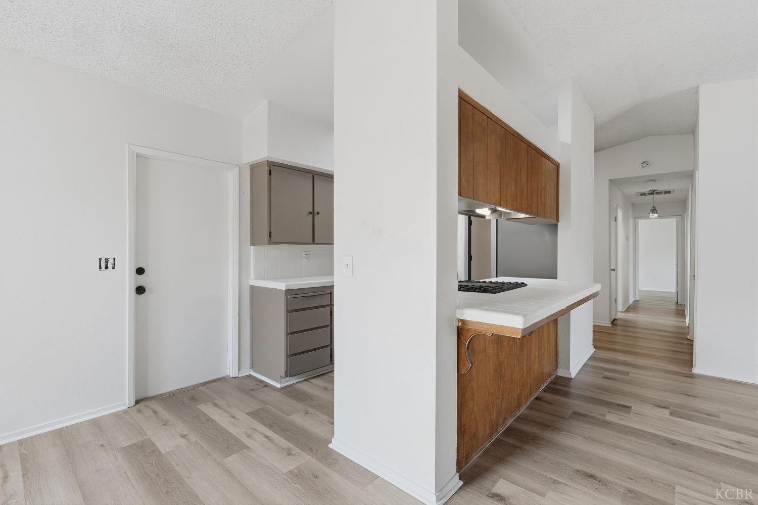 778 Lakewood Dr, Hanford, CA 93230