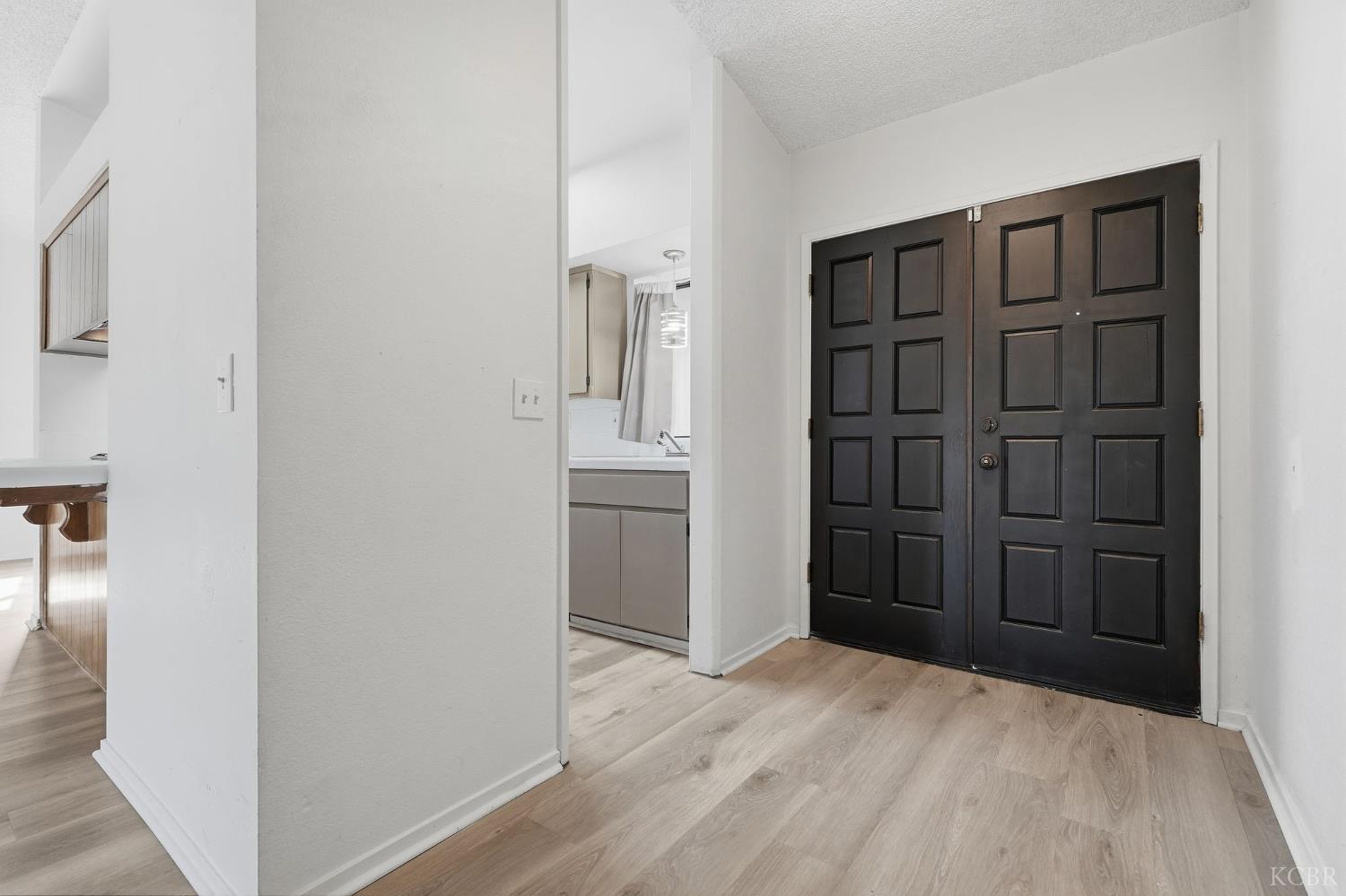 778 Lakewood Dr, Hanford, CA 93230