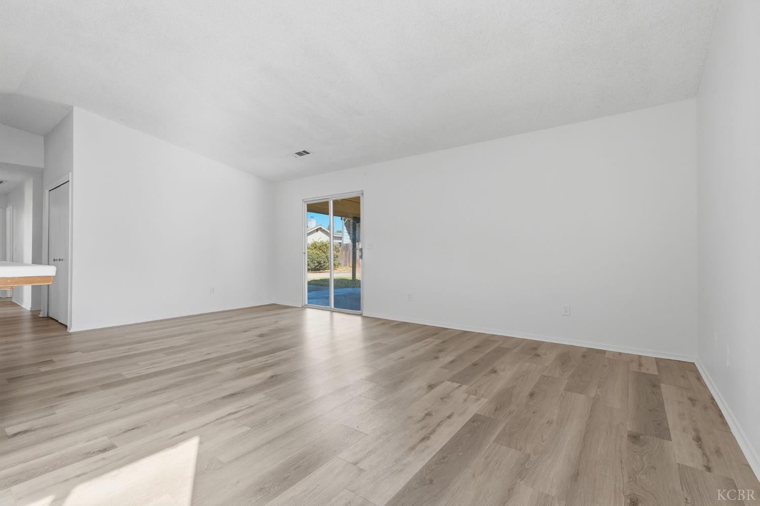 778 Lakewood Dr, Hanford, CA 93230