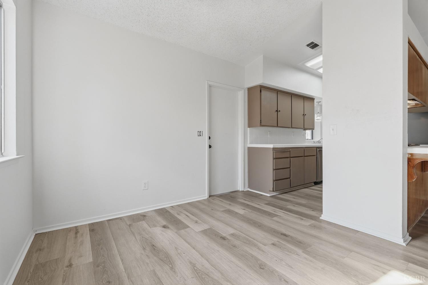 778 Lakewood Dr, Hanford, CA 93230