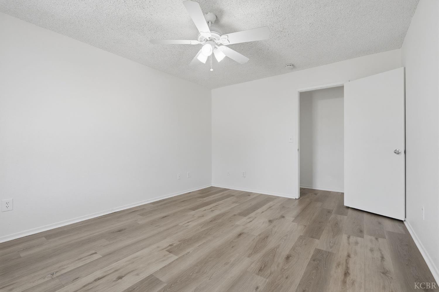 778 Lakewood Dr, Hanford, CA 93230