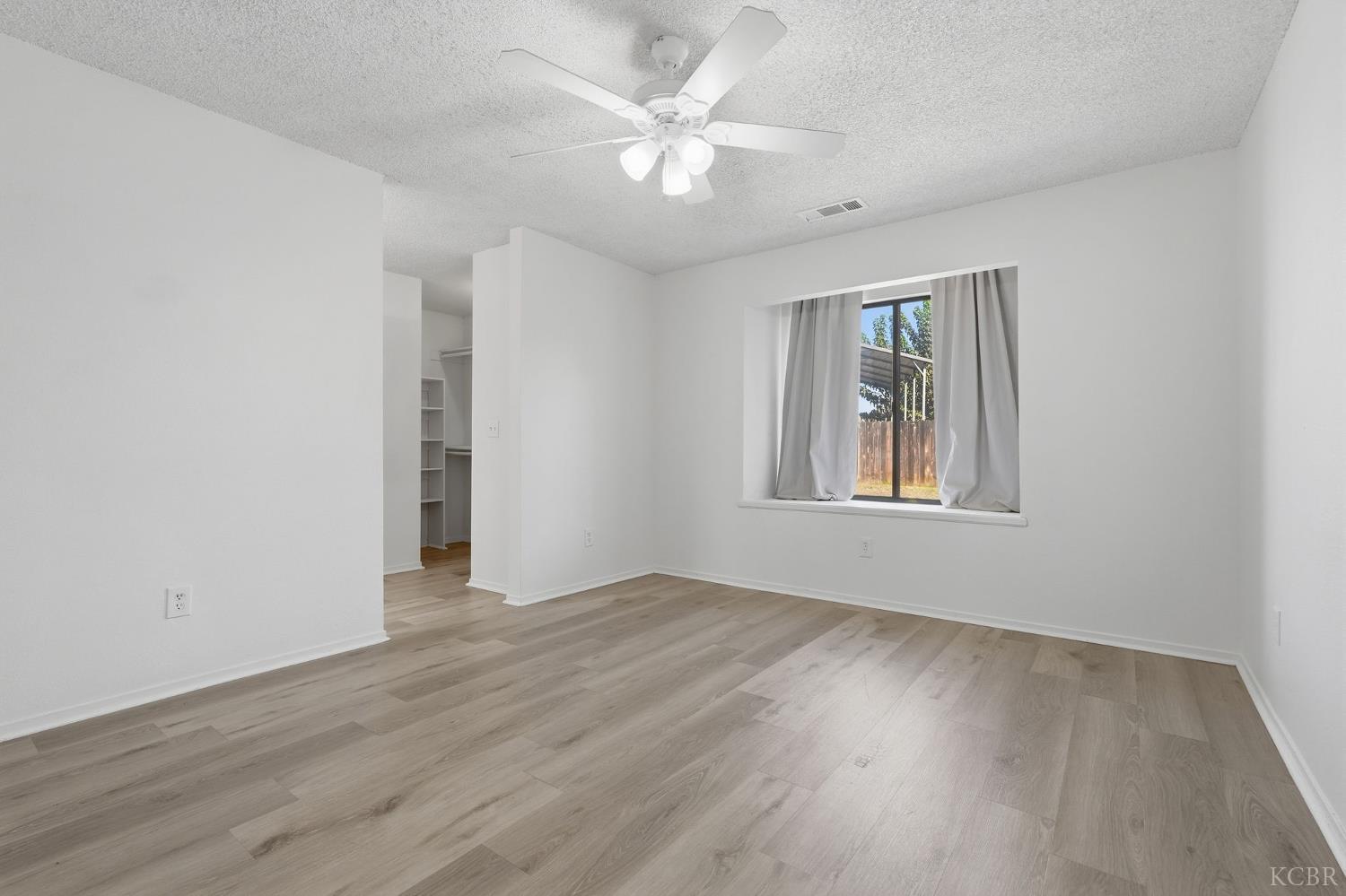 778 Lakewood Dr, Hanford, CA 93230