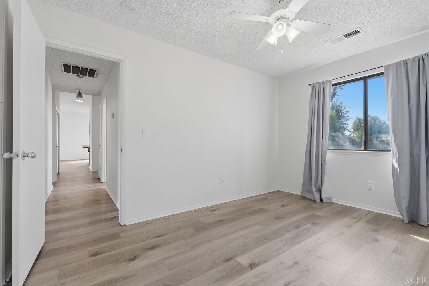 778 Lakewood Dr, Hanford, CA 93230