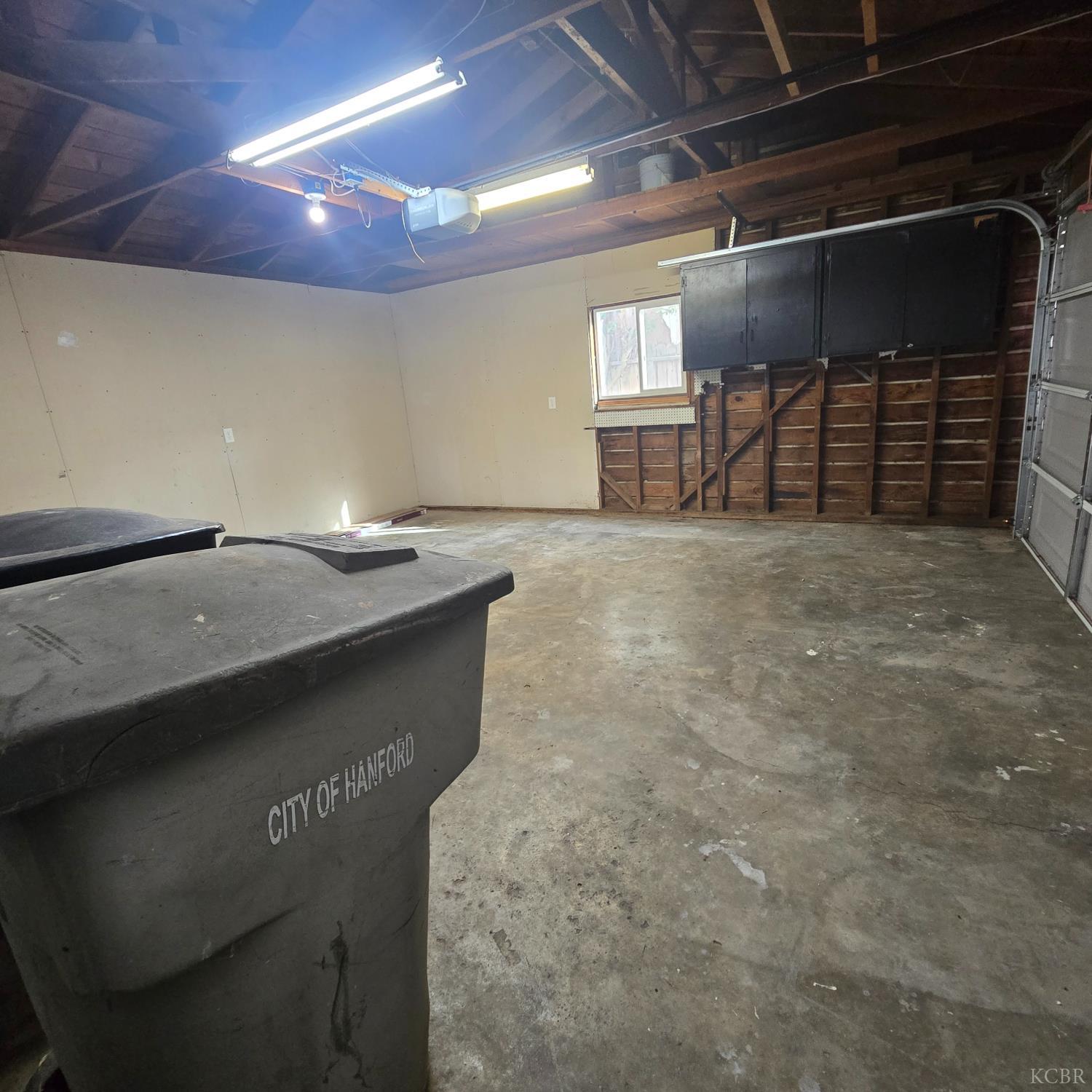 707 N Harris St, Hanford, CA 93230