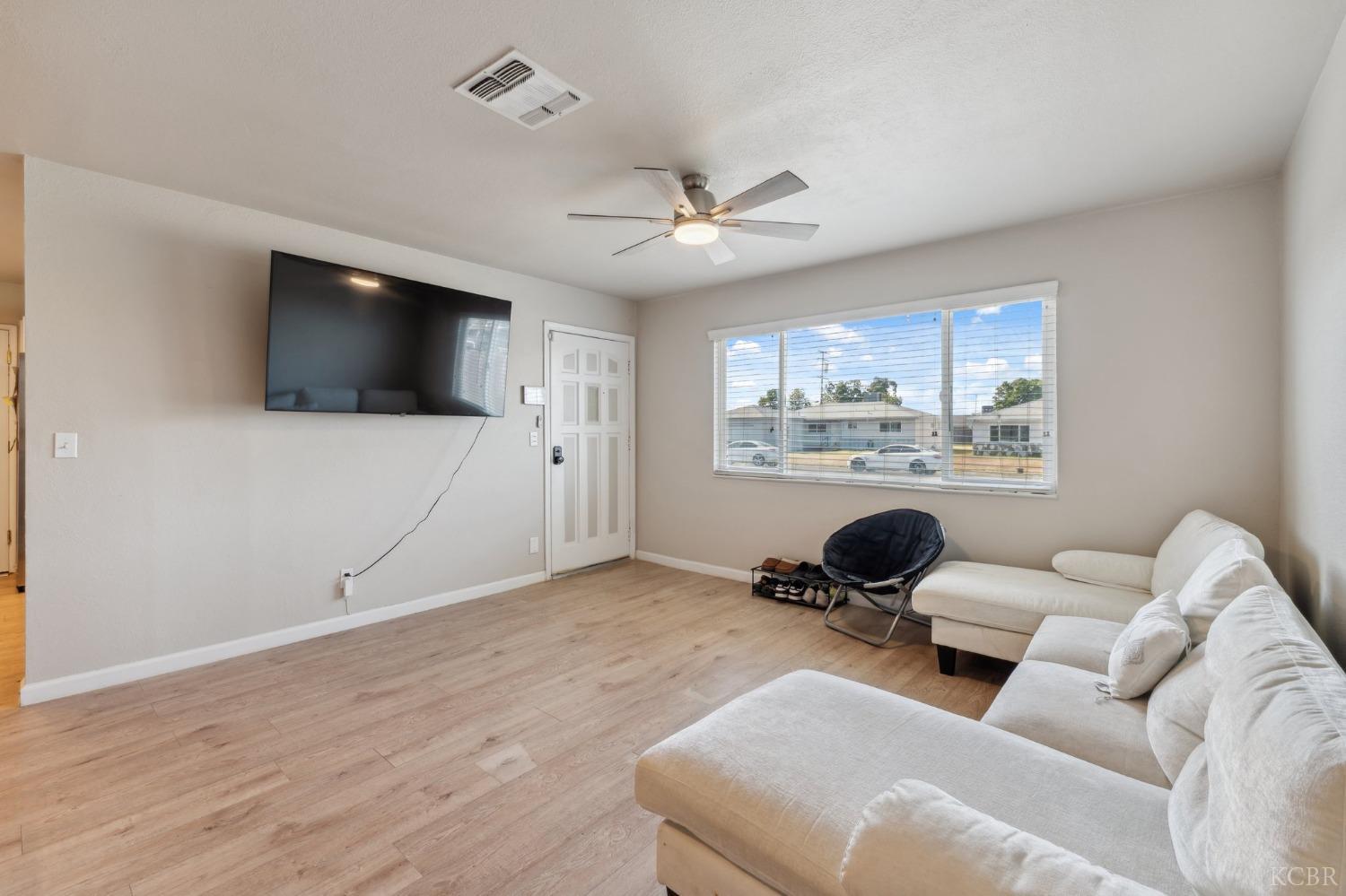 8620 La Vaca Way, Hanford, CA 93230