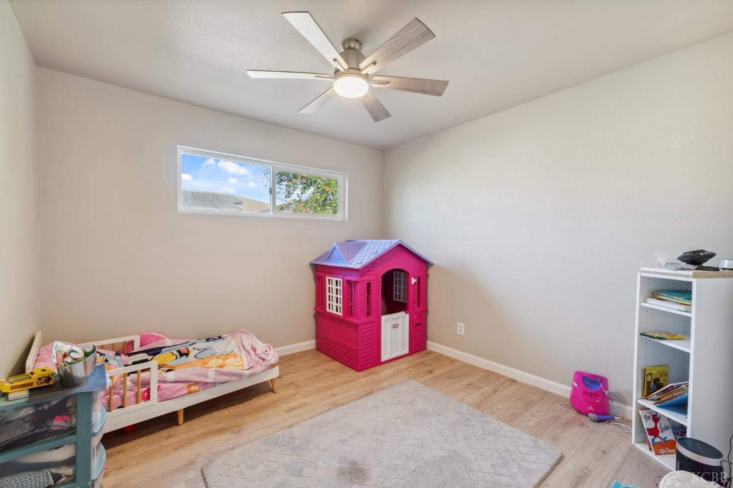 8620 La Vaca Way, Hanford, CA 93230