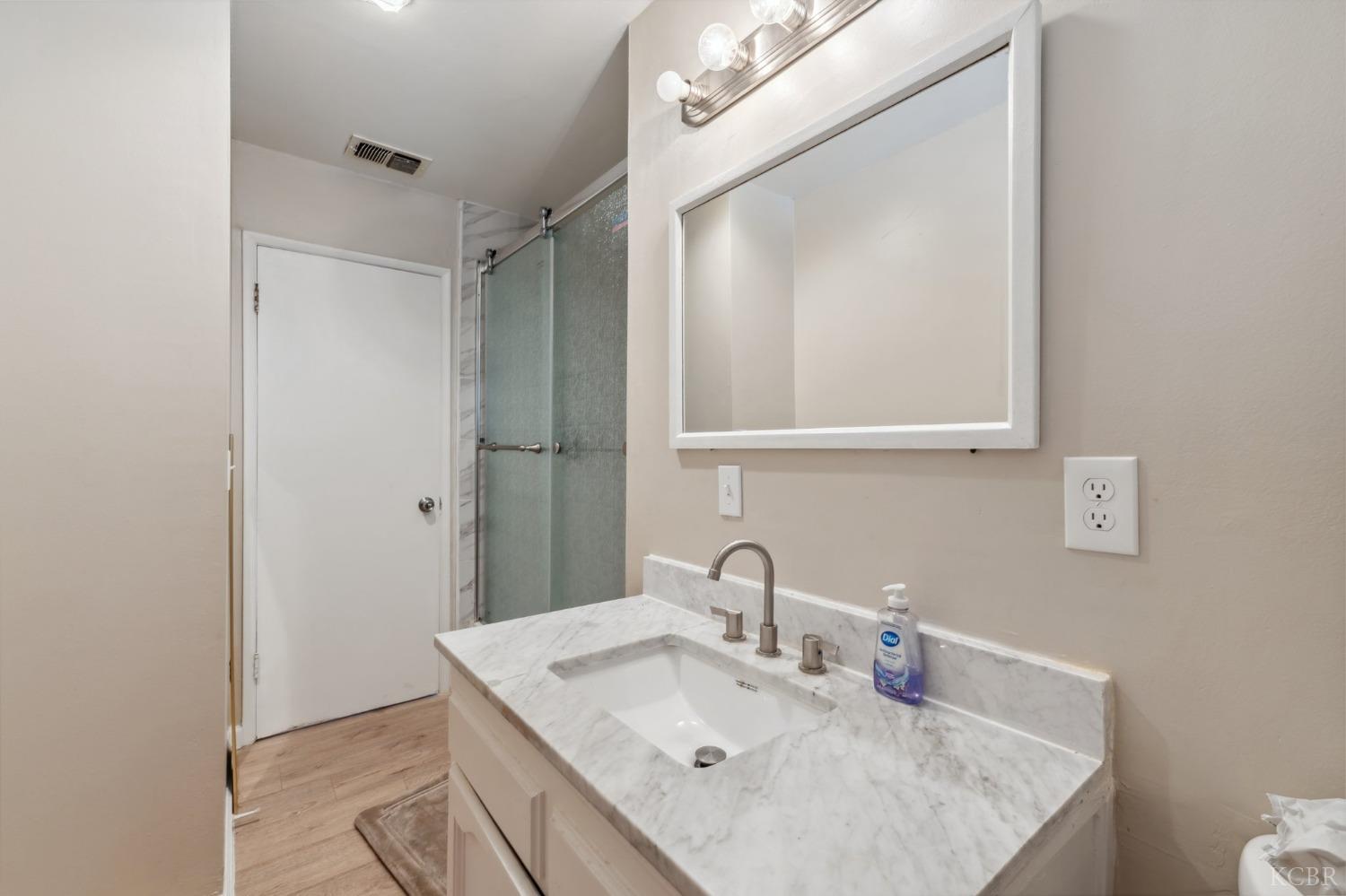 8620 La Vaca Way, Hanford, CA 93230