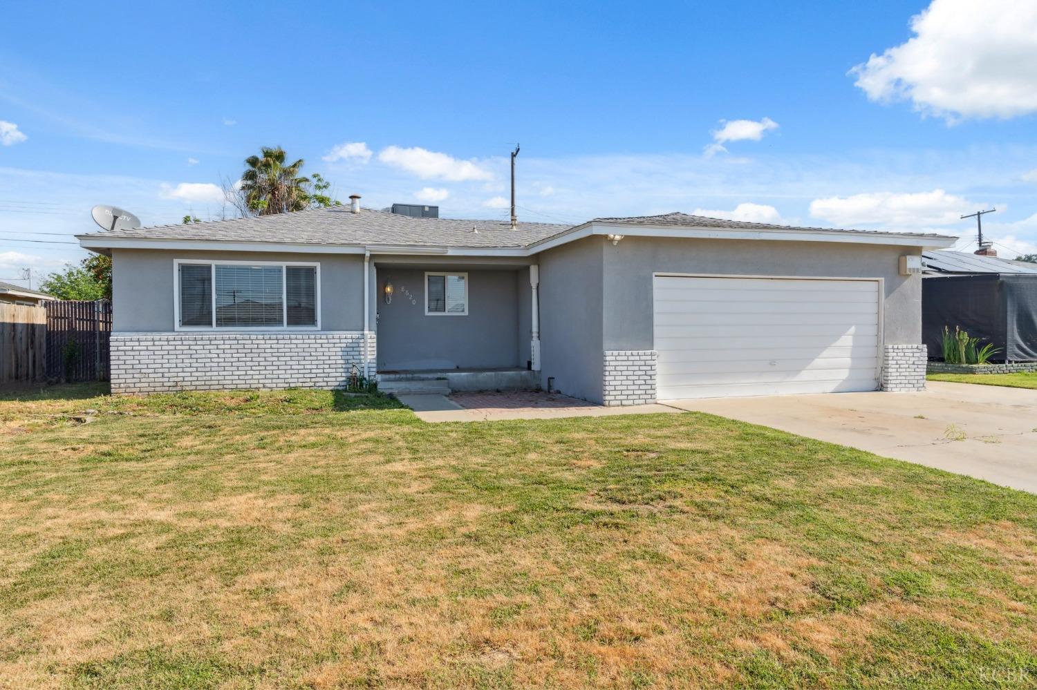 8620 La Vaca Way, Hanford, CA 93230